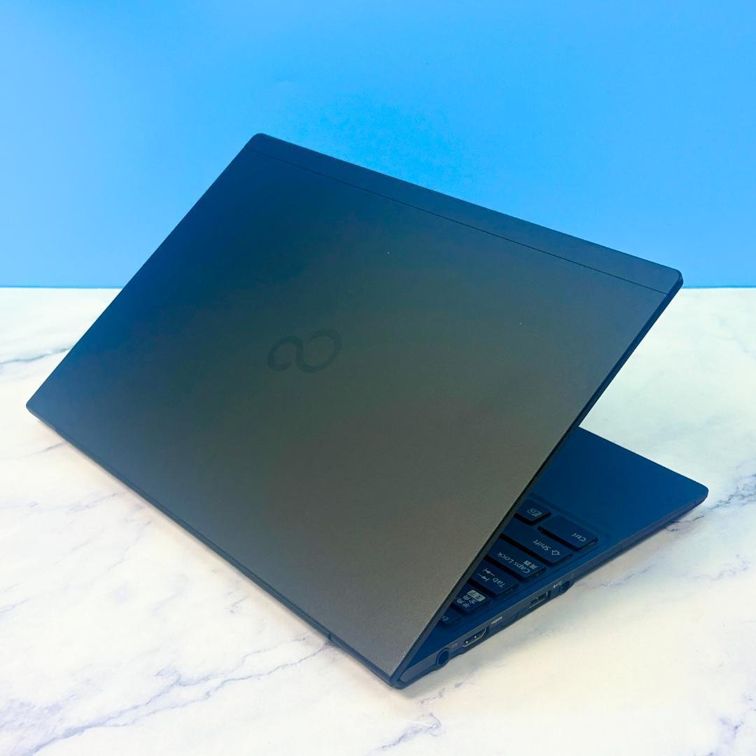 超薄型軽量！メモリ8GB・SSDで快速！指紋センサー・Win11・ノートパソコン