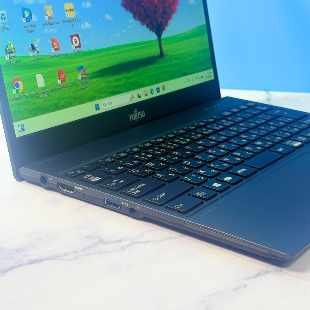 超薄型軽量！メモリ8GB・SSDで快速！指紋センサー・Win11・ノートパソコン