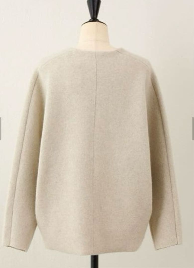 ビアズリー ⭐️セール中　アイボリーファーニットVネックプルオーバー