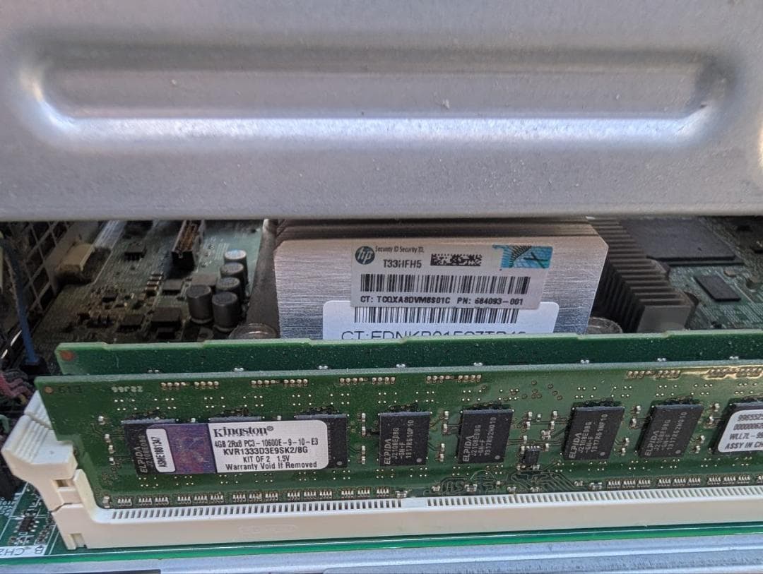 HP ProLiant MicroServer Gen8 サーバー