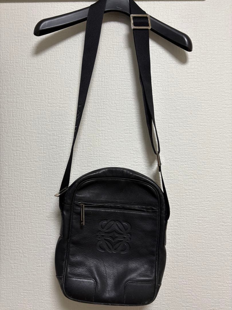 LOEWE レザーメッセンジャーバッグ