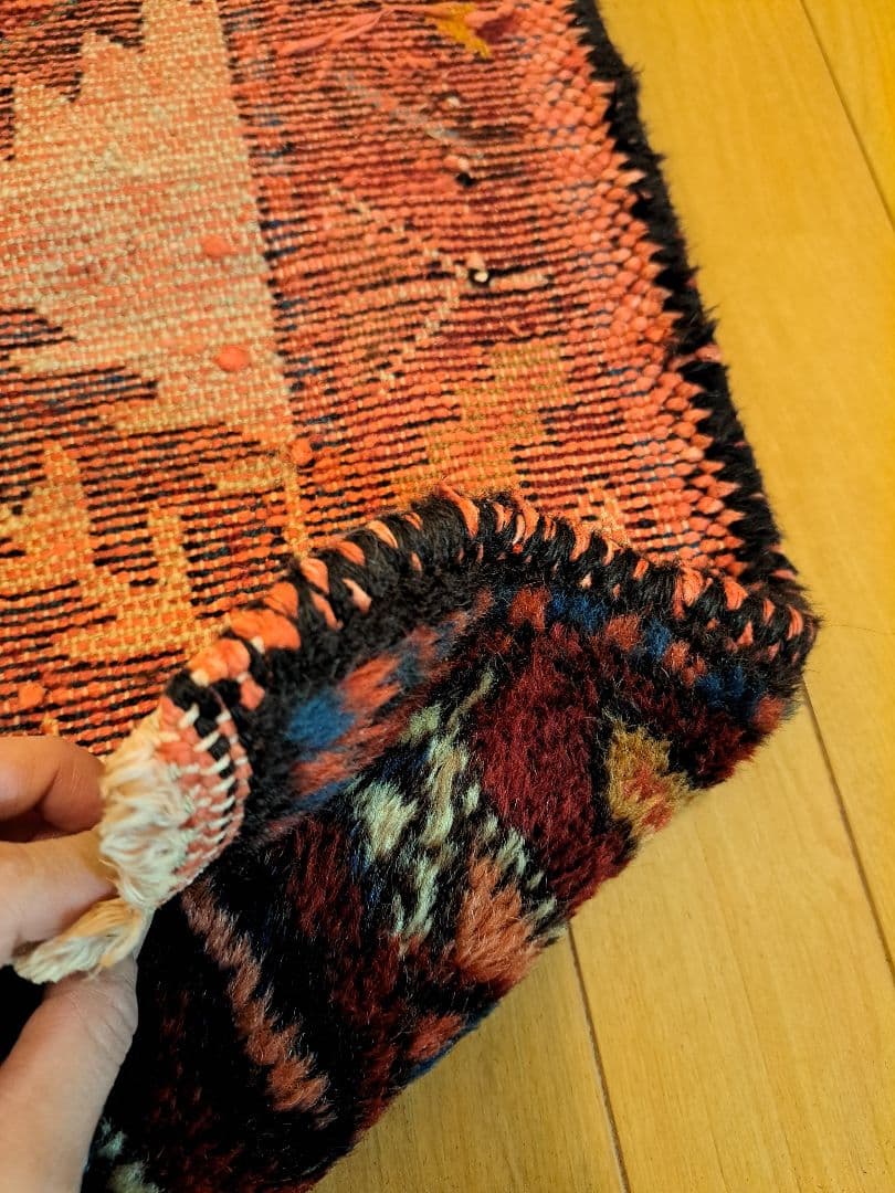 イラン　トライバルラグ　ヴィンテージラグ　ウール　手織り　ペルシャ絨毯