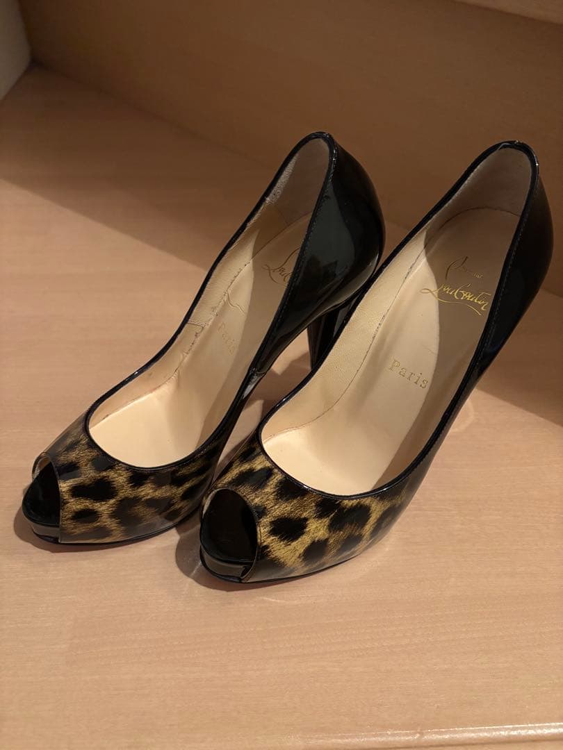 Christian Louboutin ヒョウ柄オープントゥハイヒール