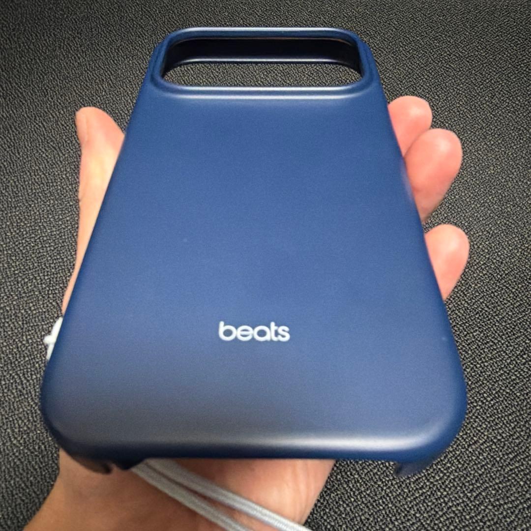 Beats iPhone 17 PRO Kickstand Case ストラップ