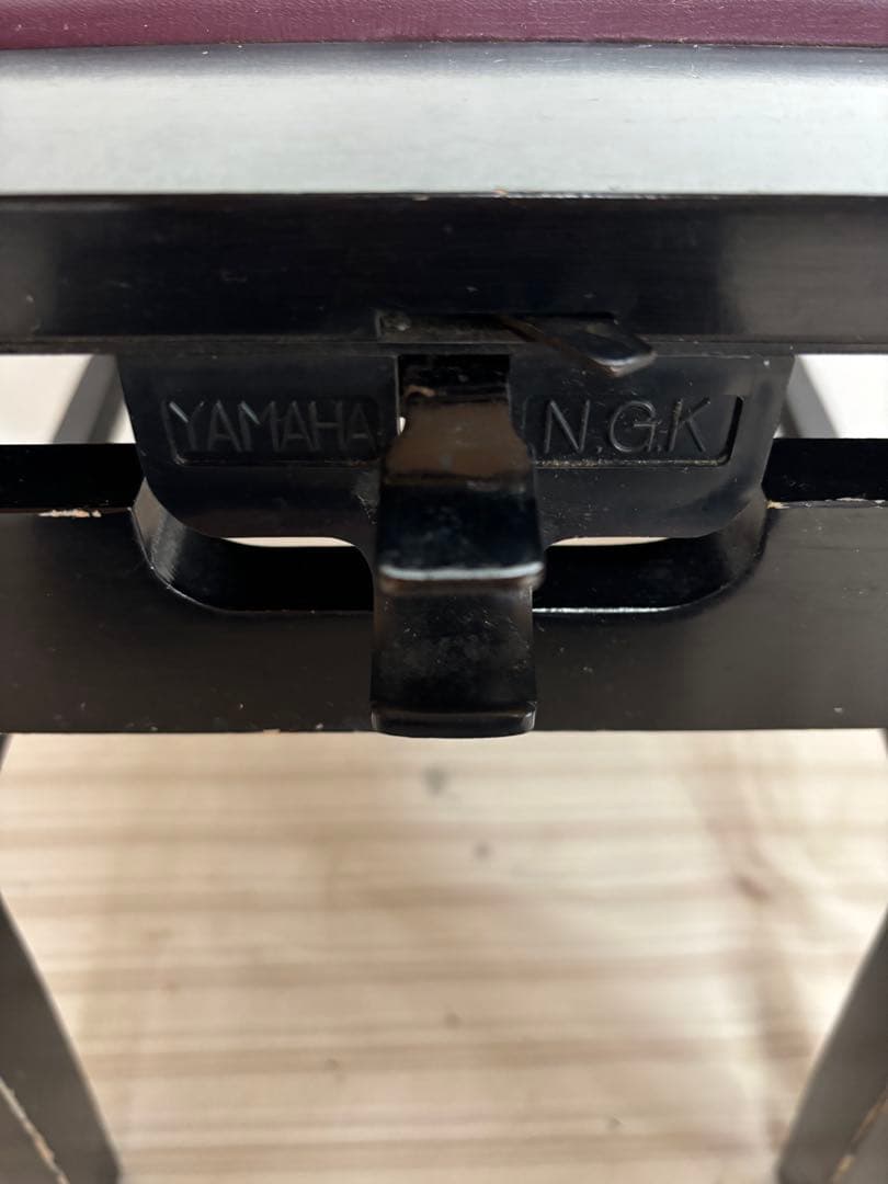 ピアノ　椅子　ヤマハ