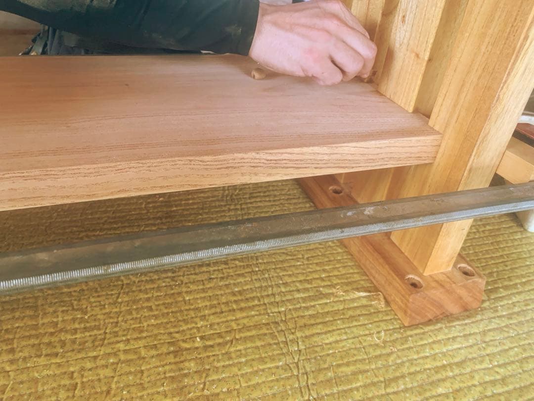 ☆miyako!☆座卓♦︎栴檀一枚板天板スッキリ形状脚枘組＊強度有➕棚板取付