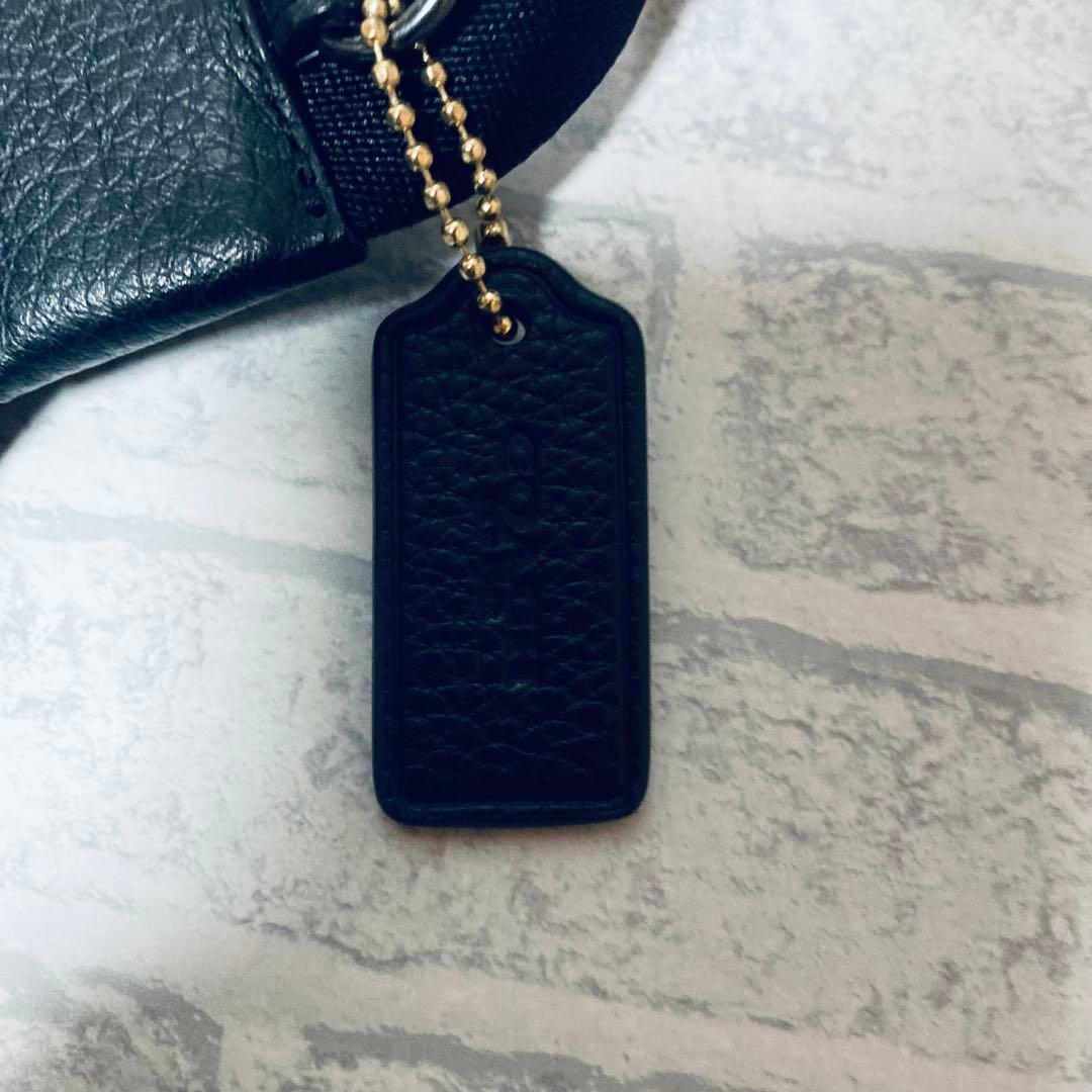 【美品】　COACH ウエストポーチ　ボディバッグ　トンプソン シグネチャー