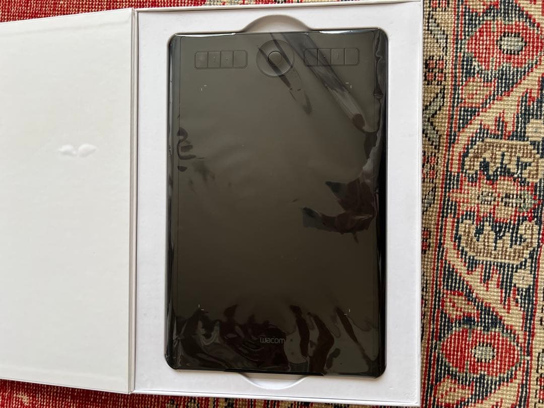 c*l様 wacom intuos pro ペンタブ ワコム　PTH-660