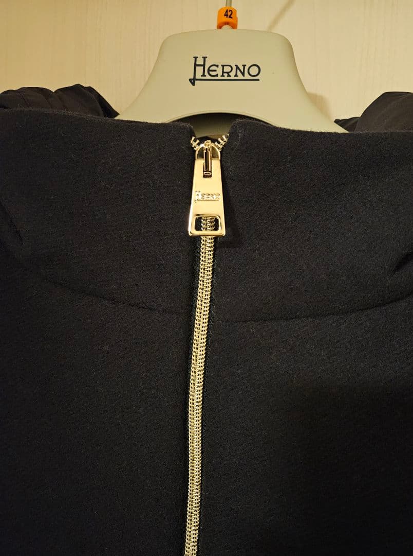 HERNO ヘルノ ウール×ナイロン 異素材切替ダウンコート ネイビー 42