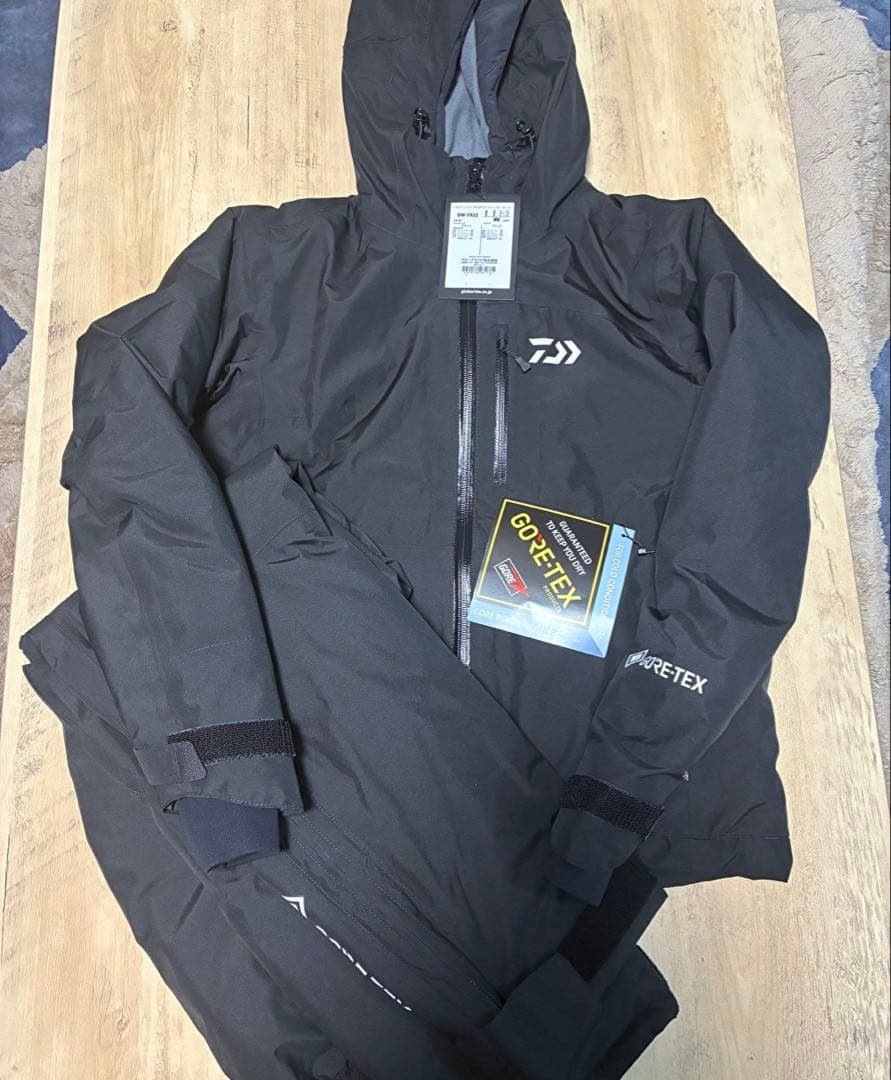 新品未使用DAIWA GORE-TEX フィッシングスーツ DW-1922 WM