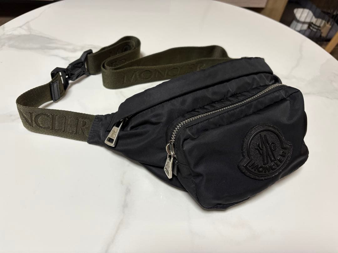 MONCLER ボディバッグ ブラック