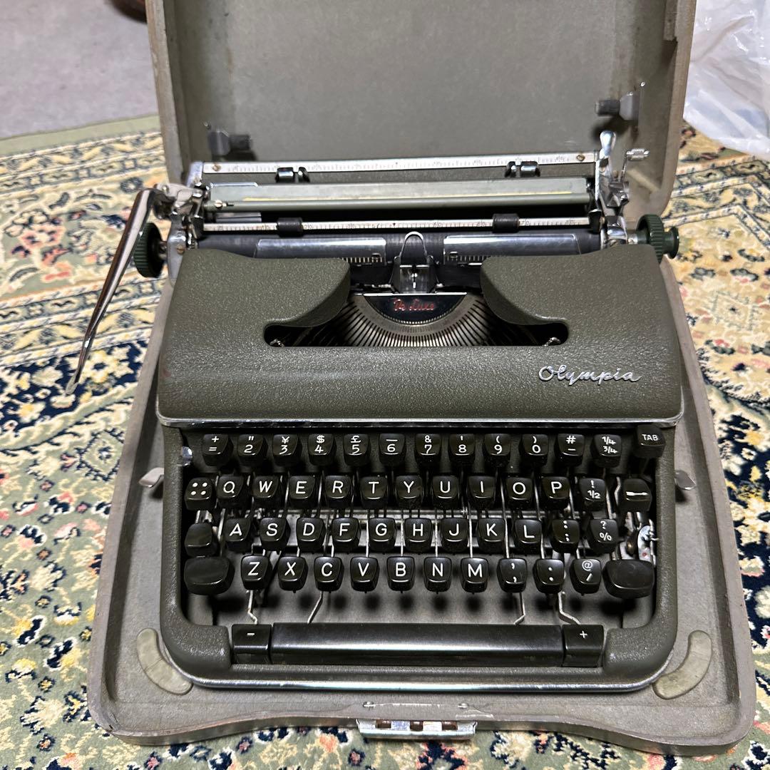 〈最終価格〉オリンピア　ウェルク社　タイプライター　アンティーク