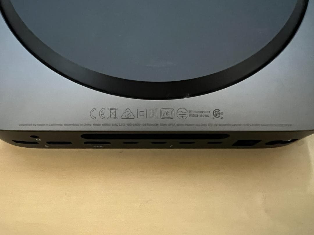 Apple Mac Mini 2018 i3/8/SSD128 ドッグ付き