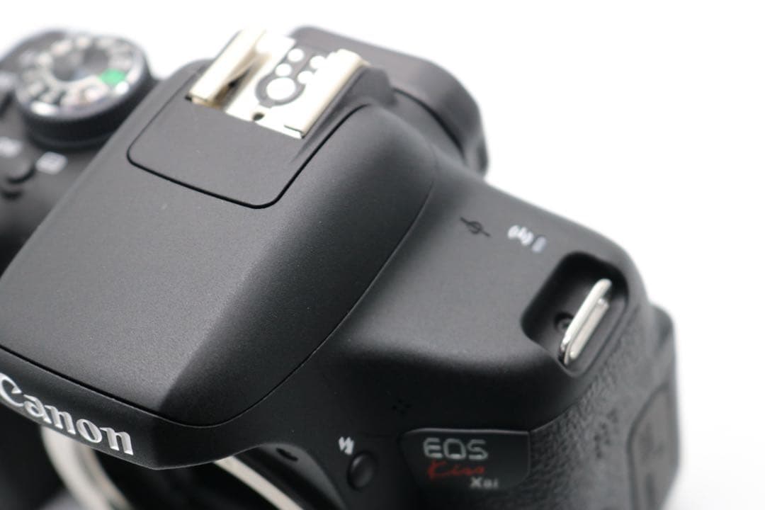 ボディ新品級 【Canon EOS Kiss X8i ダブルレンズセット】