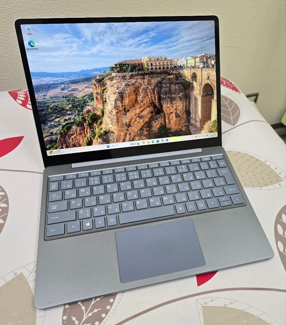 Surface Laptop Go Core i5 8GB アイスブルー
