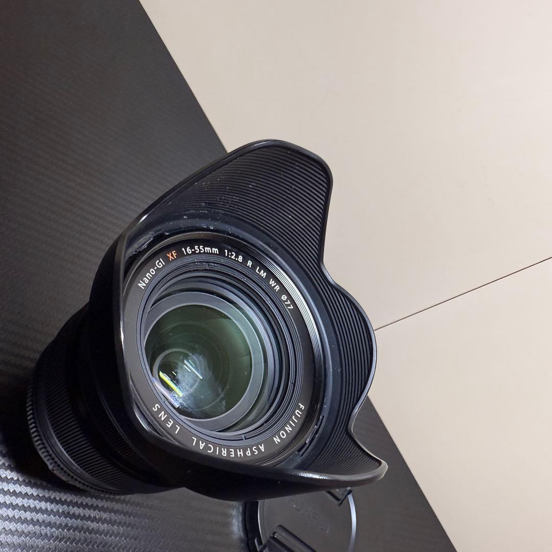 XF 16-55mm F2.8 R LM WR レンズフード付き