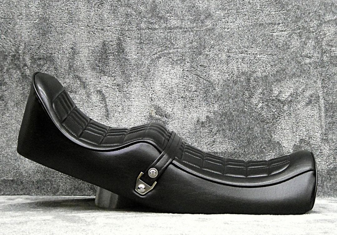 NC36 黒E4柄 カスタムシート /チョビ三CB400four