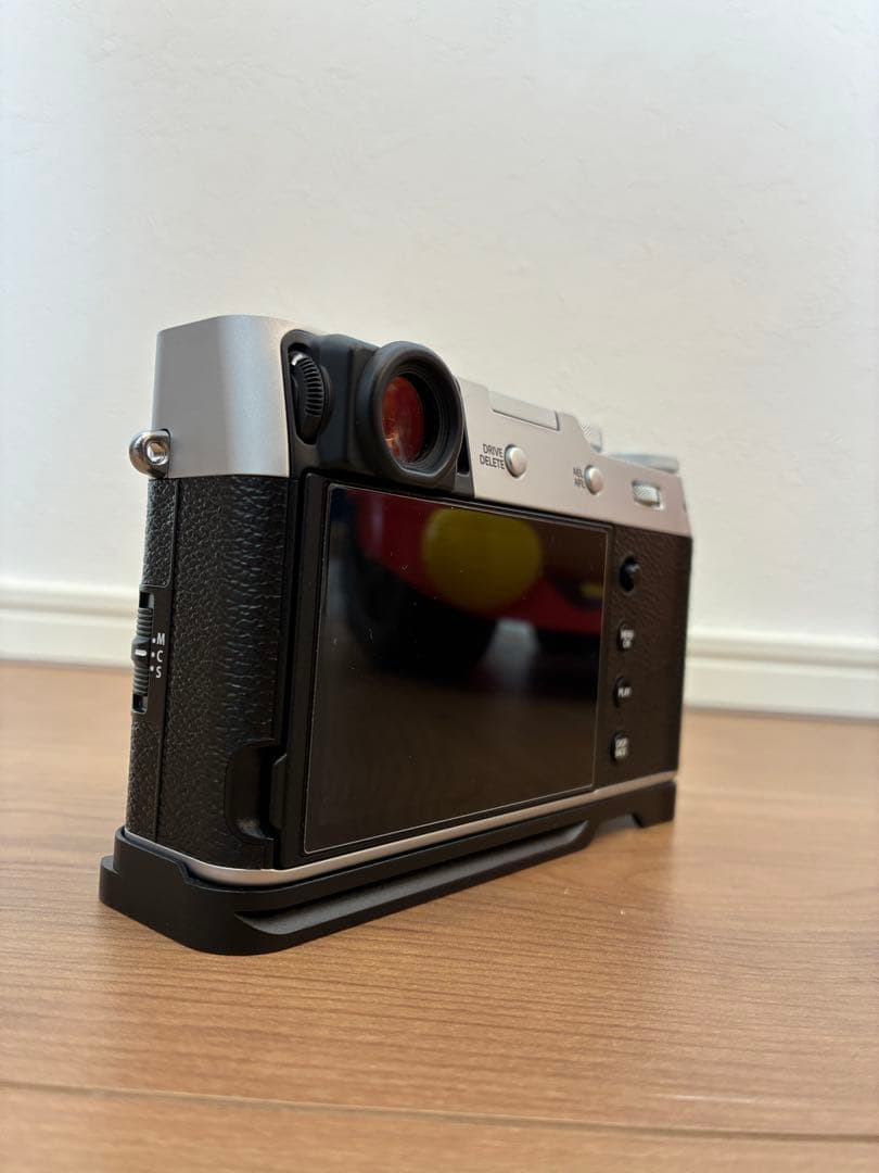 極美品！FUJIFILM X100V シルバー 2300ショット