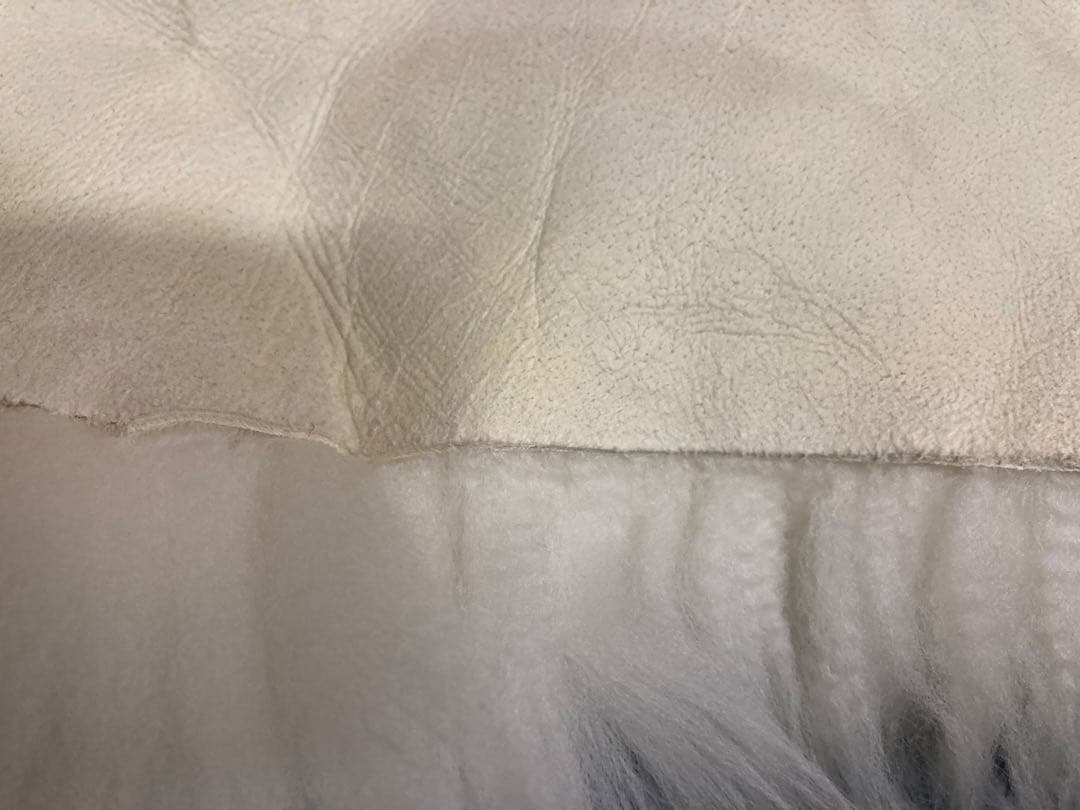 本物ムートンラグ２匹物　羊毛皮　ニュージーランド産　ホワイト