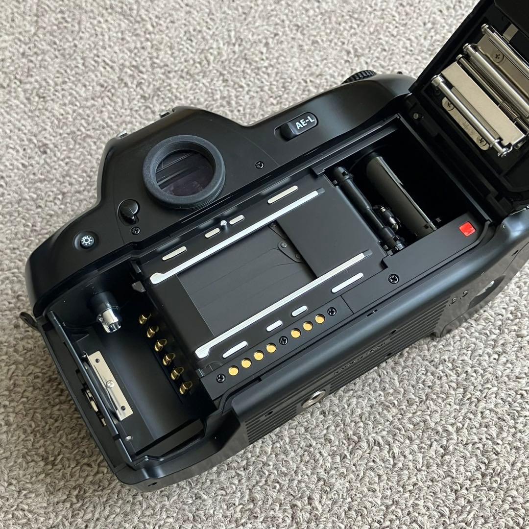 フィルムカメラ Nikon F90x + AF NIKKOR 28-70mm f3.5-4.5D