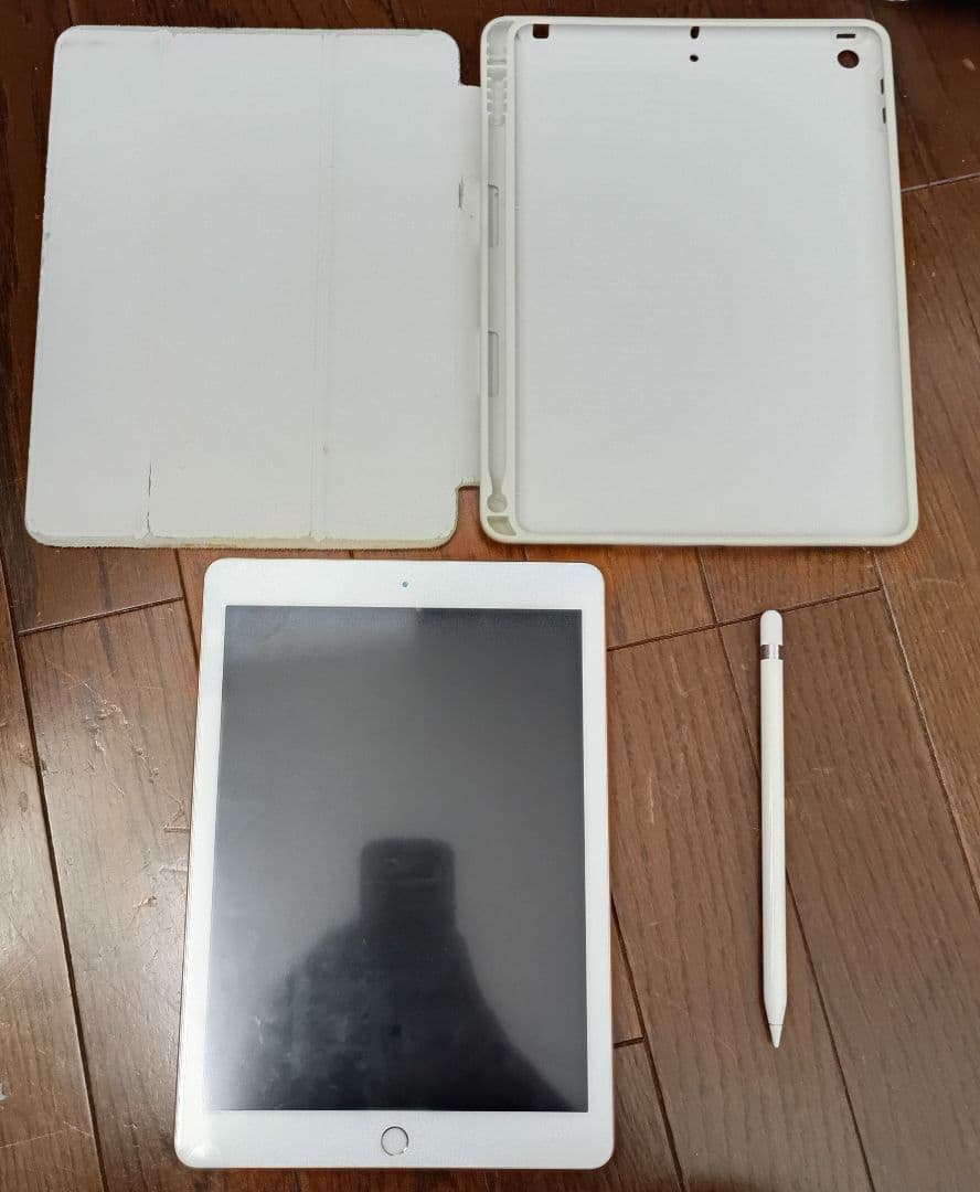 iPad6 ケース、充電器、Appleペンシル付き