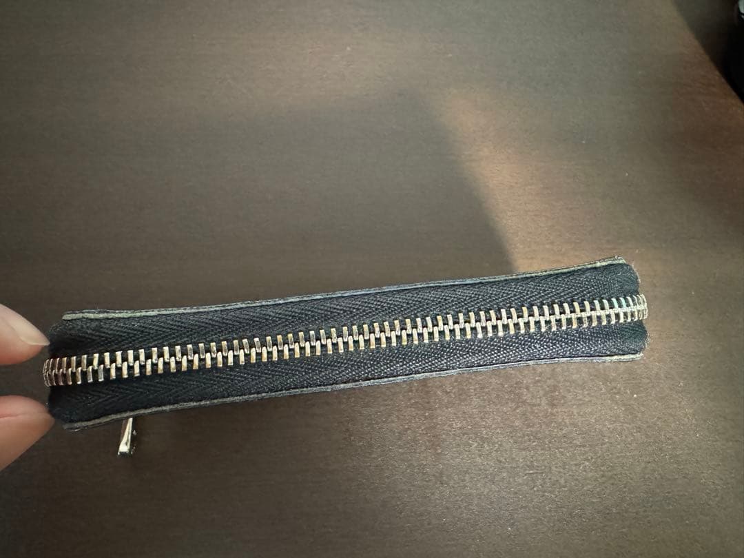 LOUIS VUITON ジッピー・ パース