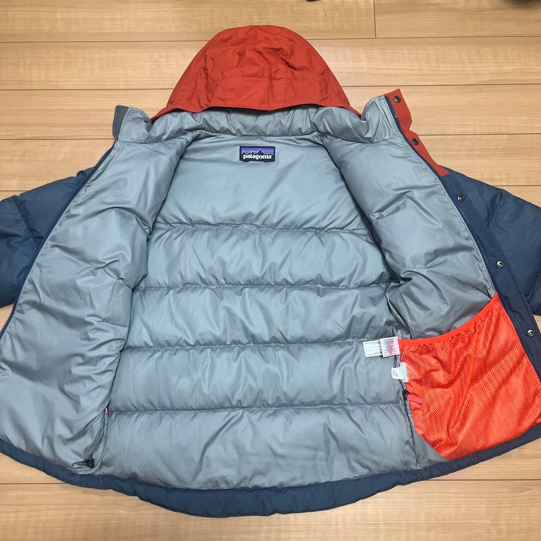 【あい】patagonia フード付きダウンジャケット オレンジ/ネイビー