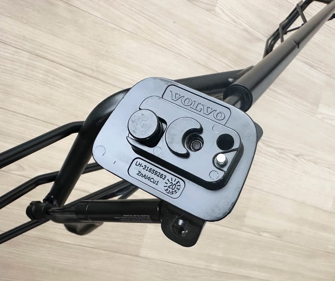 ボルボ 純正品VOLVO V90、V90CC用 スチールガードネット 良品