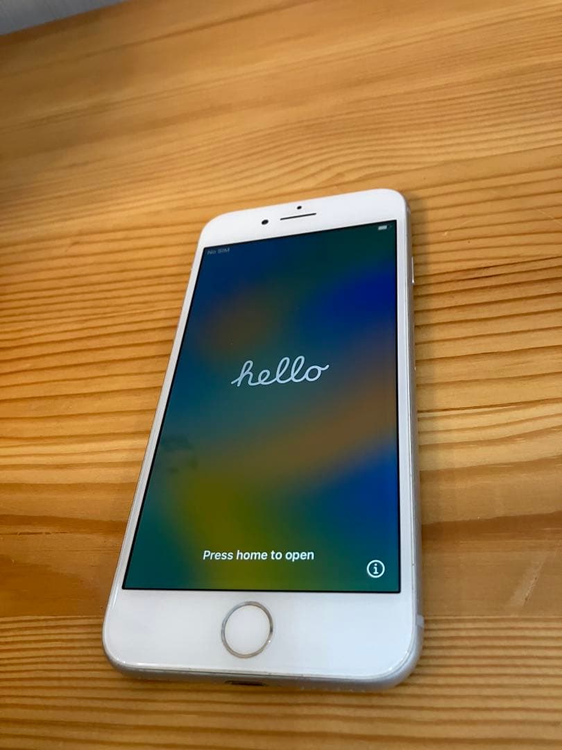 Apple iPhone 8 シルバー 本体 SIMロック無し 64GB