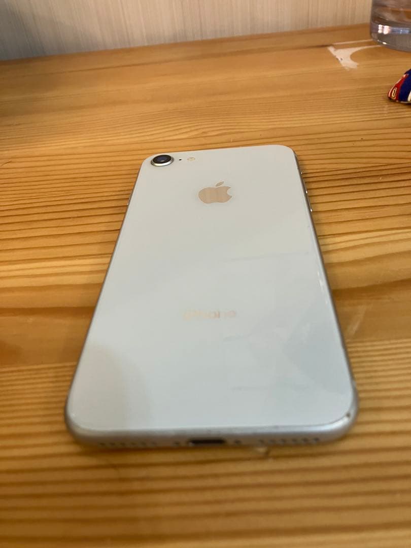Apple iPhone 8 シルバー 本体 SIMロック無し 64GB