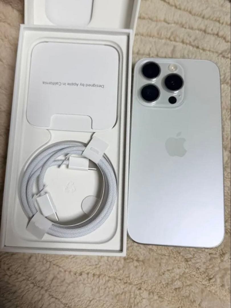 美品iPhone 15 Pro 512G SIMフリー