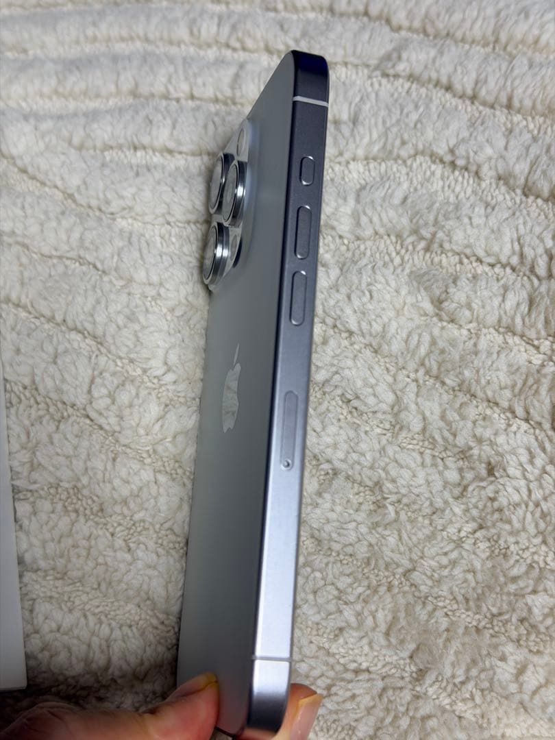 美品iPhone 15 Pro 512G SIMフリー