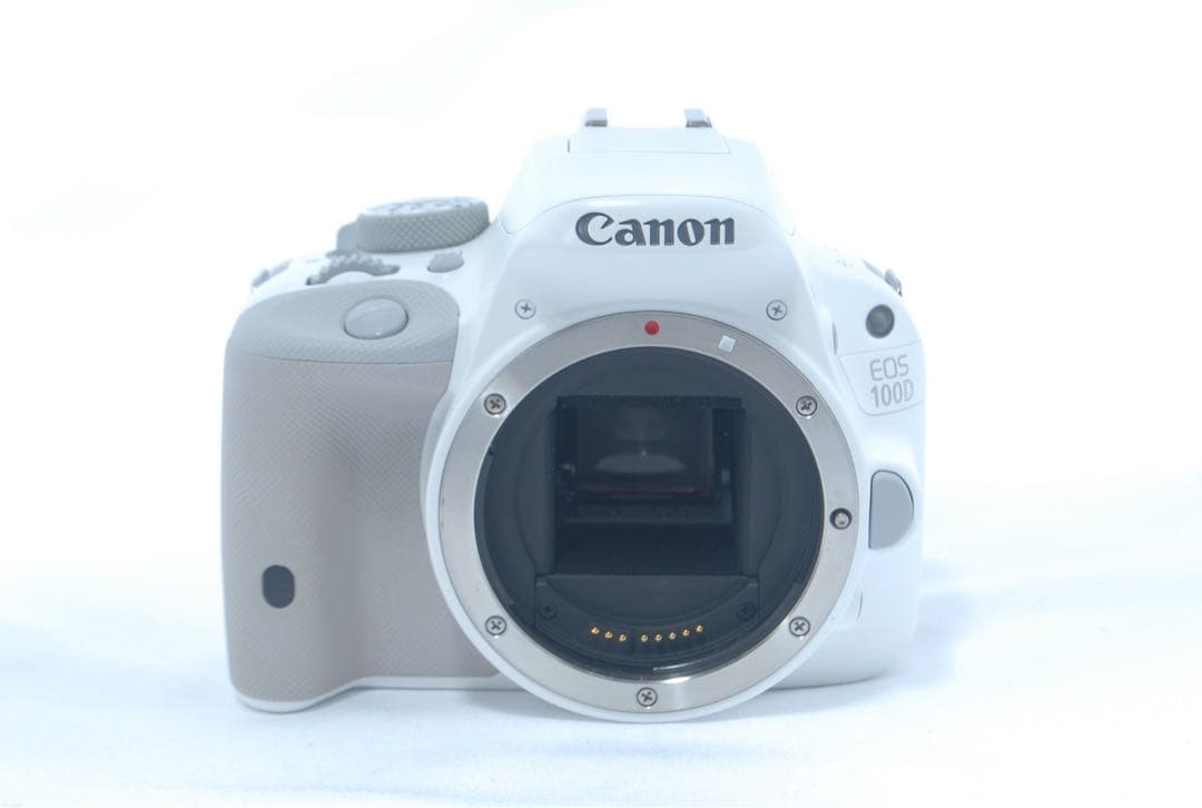美品✨Canon Kiss X7 ホワイト レンズキット 軽量 初心者おすすめ