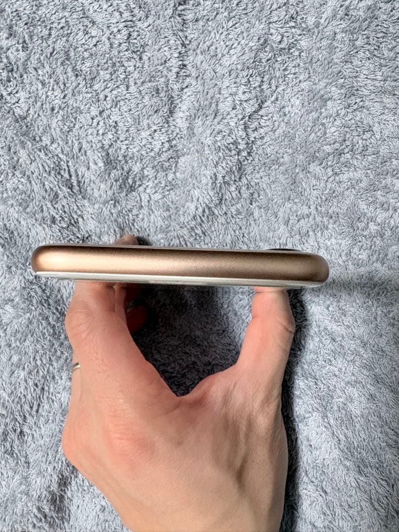 Apple iPhone 8 ゴールド 本体