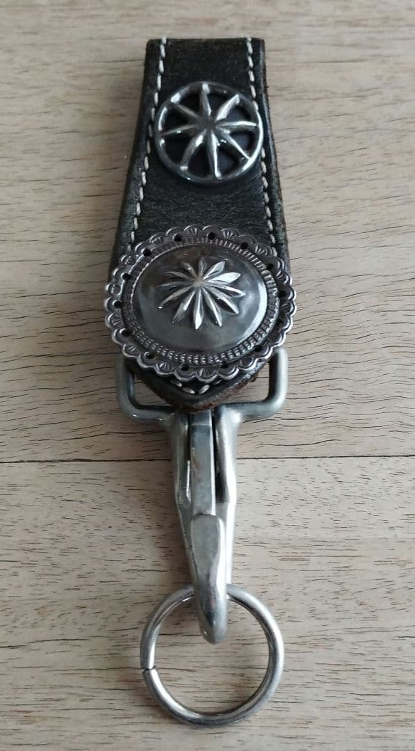 g*n様 WING ROCK コンチョ付きループキーホルダー　ウイングロック