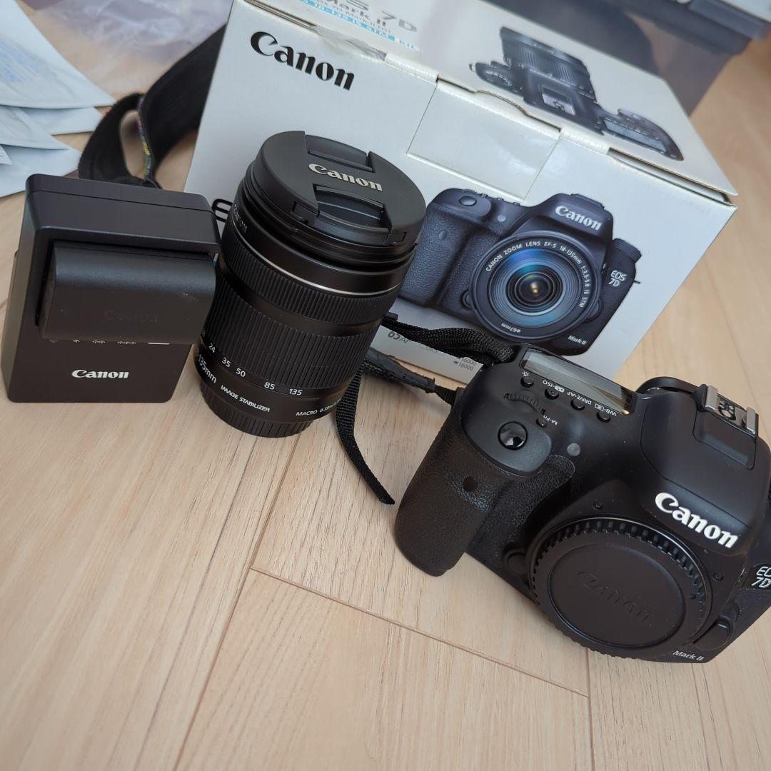 Canon EOS 7D Mark II ズームレンズ付き