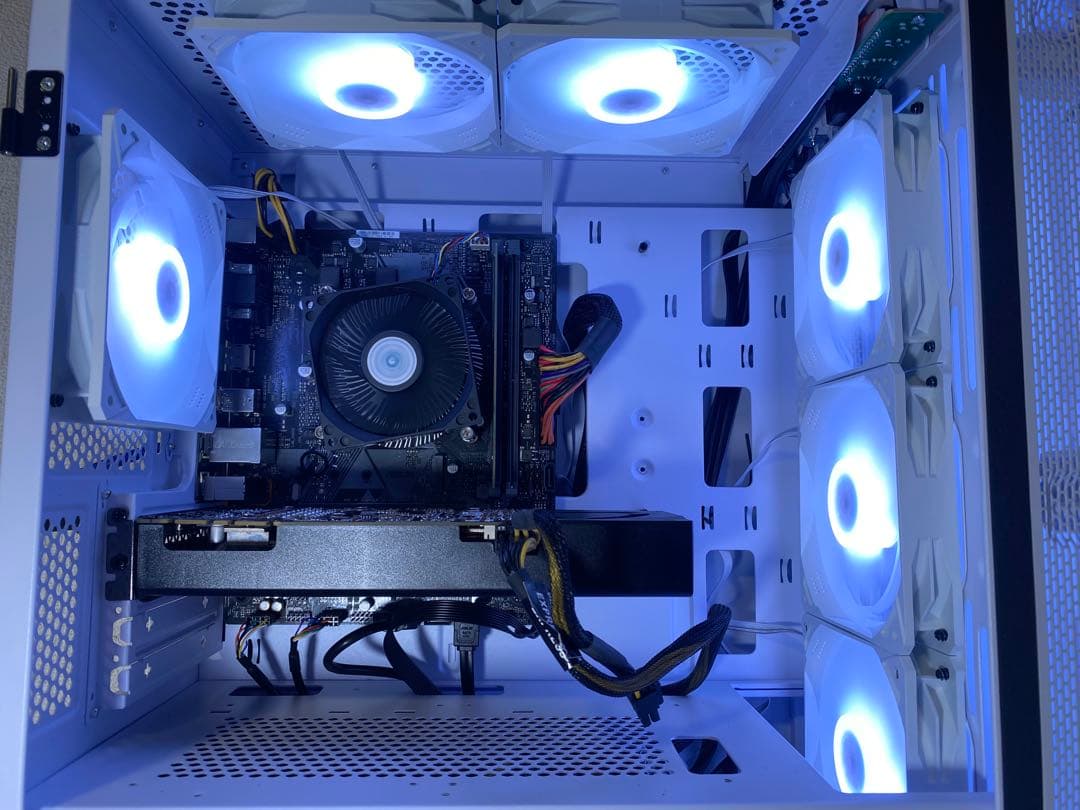 ゲーミングPC/Core i7 9700/16GB/GTX1070Ti