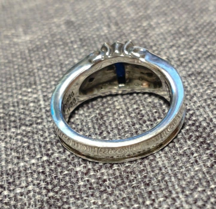 週末限定値下げ　廃番品　ディールデザイン ジルコニアクロスリング　925