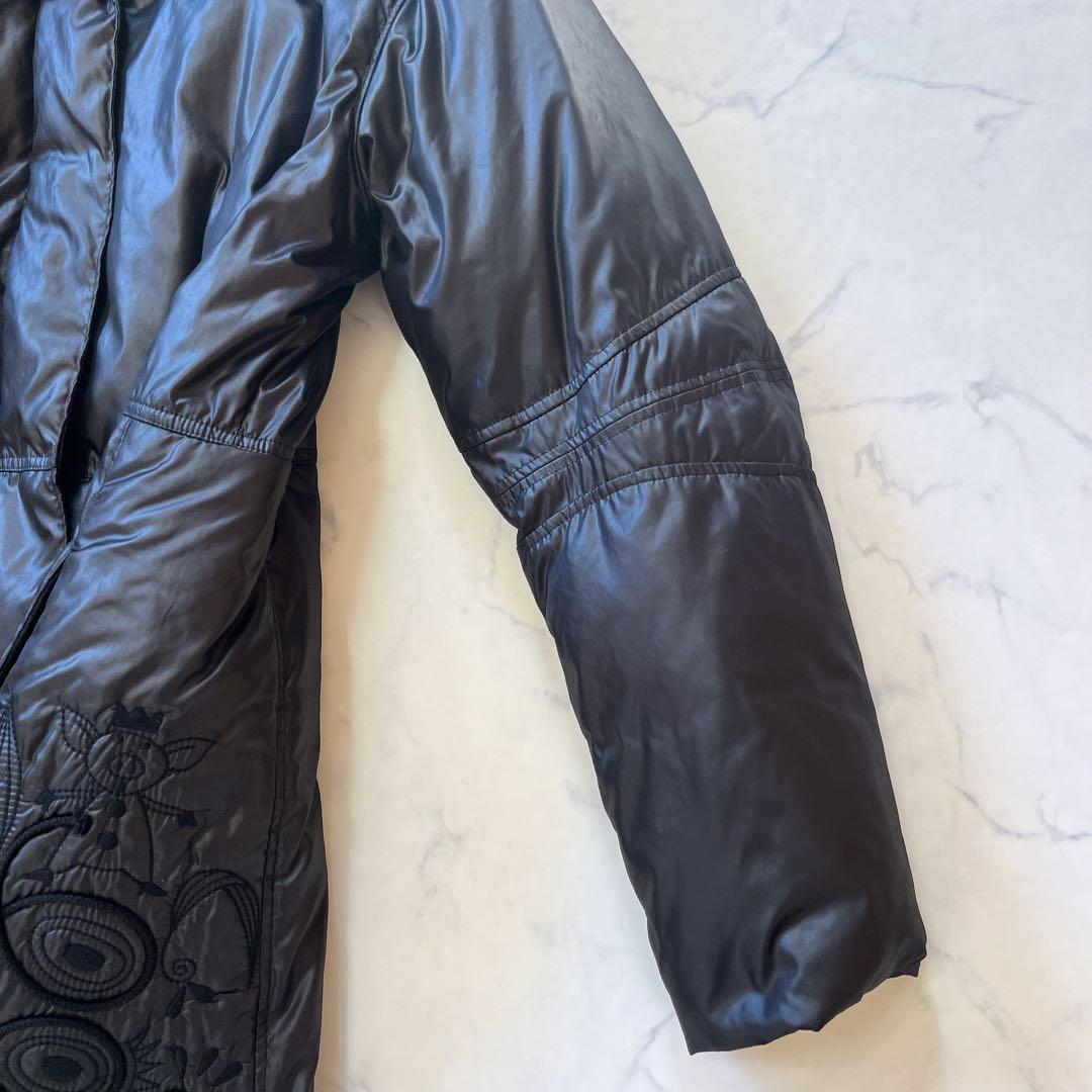 【美品】アルベロベロ　ダウンコート　ブタ　刺繍　ブラック 黒　ダウンジャケット