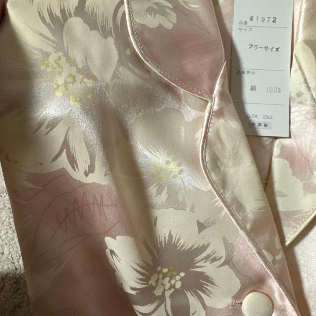 シルク100 % パジャマ　花柄　blanc neige フリーサイズ