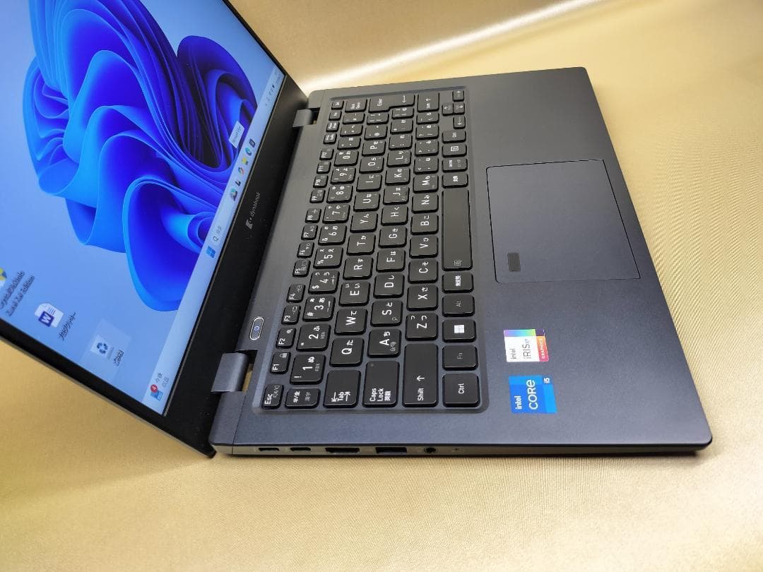 東芝　Dynabook G83/KW　高性能　2023年モデル(K-223)