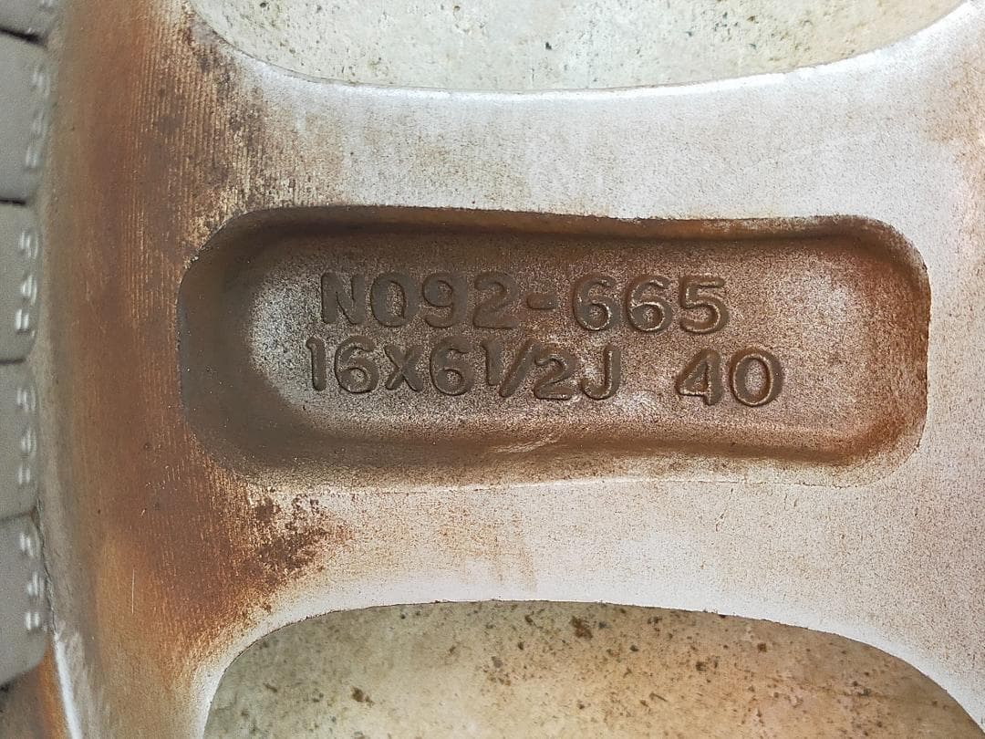 リーフ (ZE0) 用アルミ＋スタッドレスig60 205/55r16 23年製