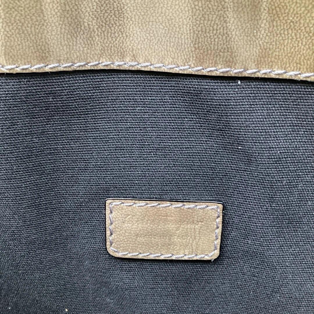 フェラガモ エナメルトートバッグ