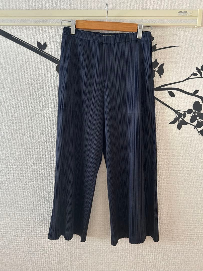 ［美品］プリーツプリーズ　ネイビーガウチョパンツ