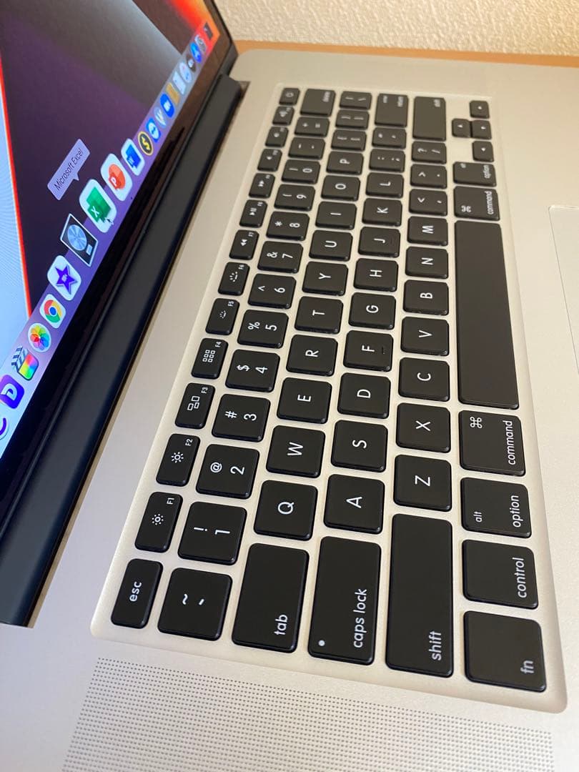 美品 MacBook Pro 元箱 16GB/USキーボード/オフィス付き