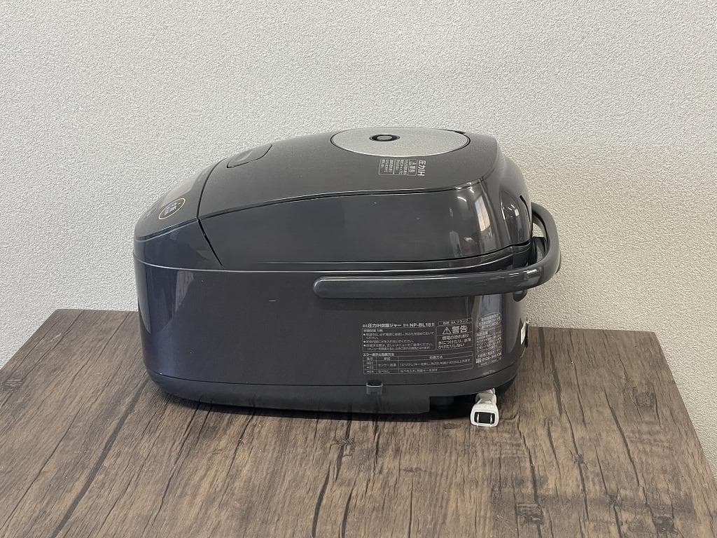 象印　圧力IH炊飯ジャー　NP-BL18　ブラック　2023年製