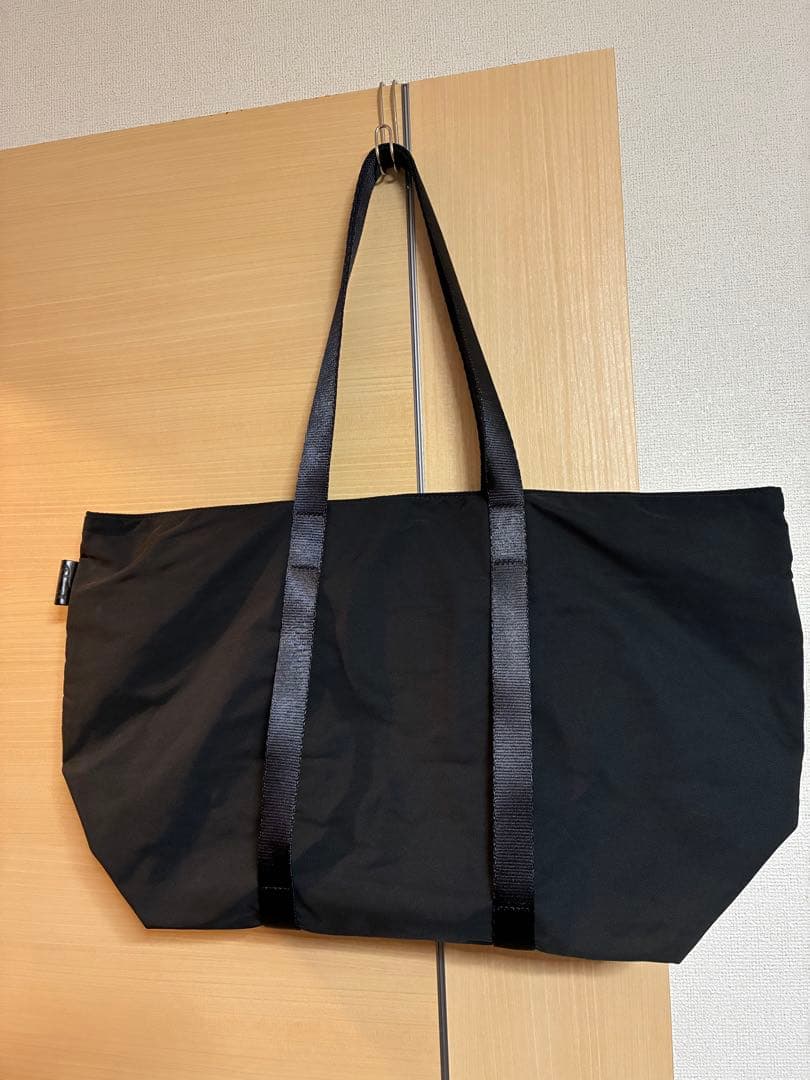 アミアカルヴァ　トートバッグ ブラック　Mサイズ　ファスナー付き　未使用