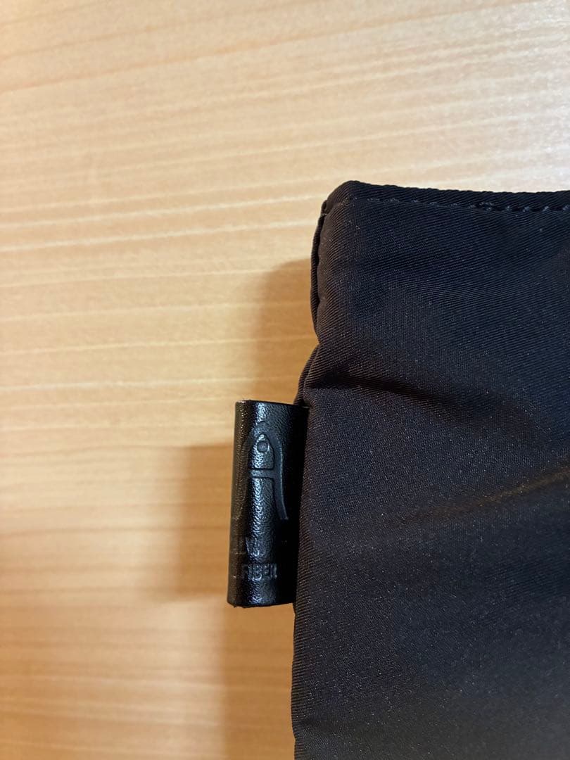 アミアカルヴァ　トートバッグ ブラック　Mサイズ　ファスナー付き　未使用