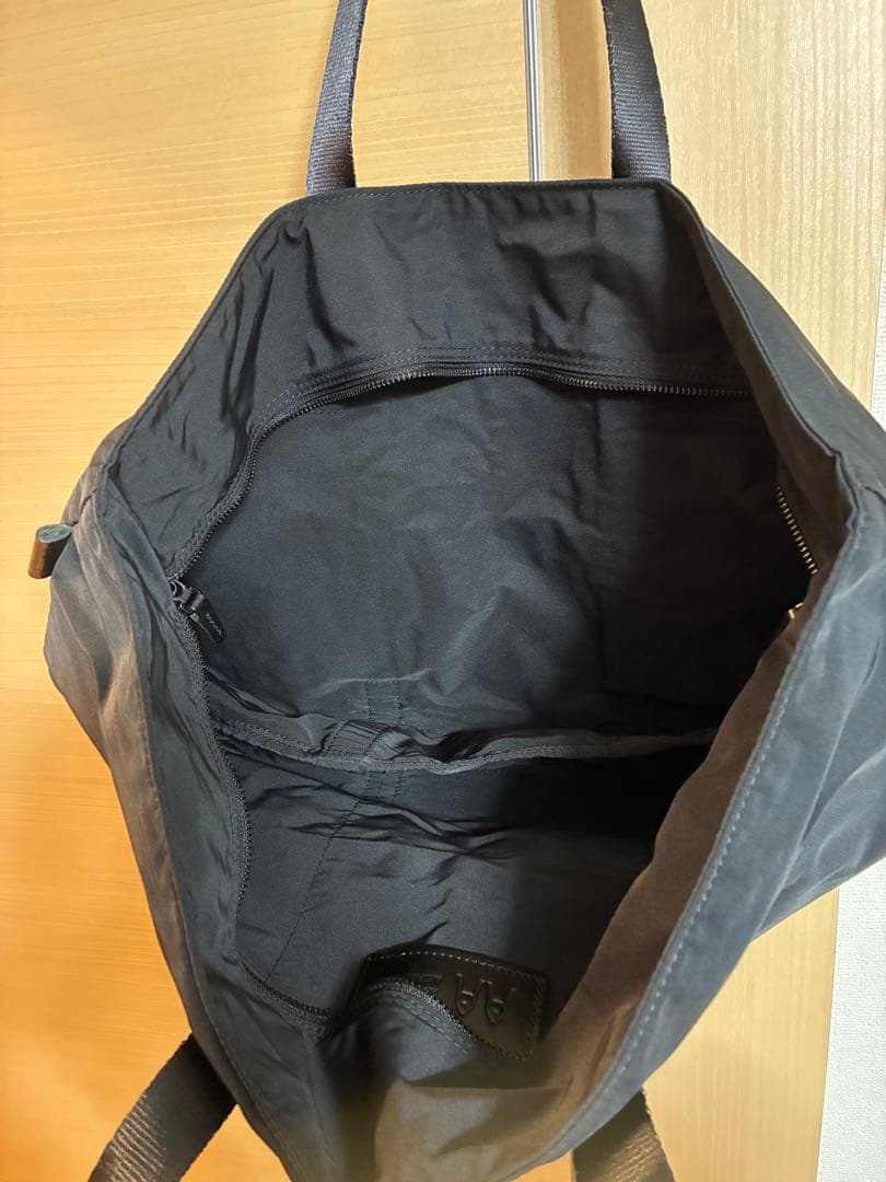 アミアカルヴァ　トートバッグ ブラック　Mサイズ　ファスナー付き　未使用
