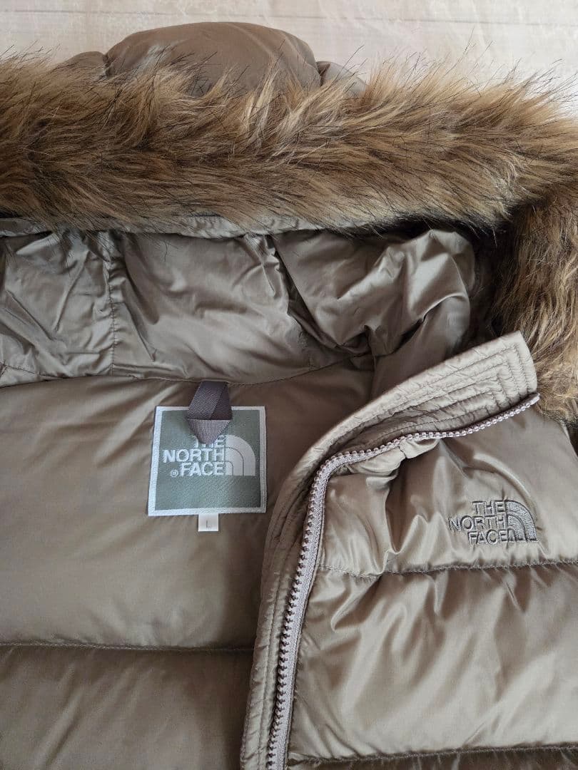 THE NORTHFACE フードファー付きベージュダウンジャケット　82